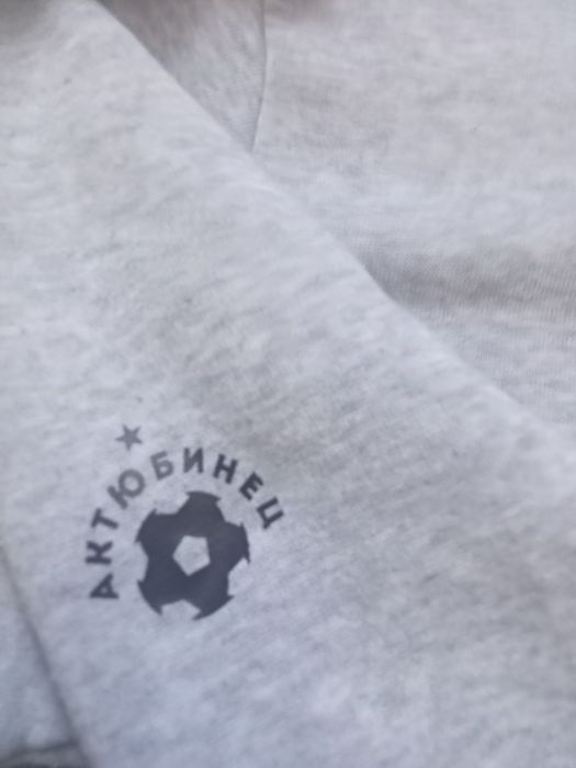 Продам свитер Aktobe Otbasy СРОЧНО