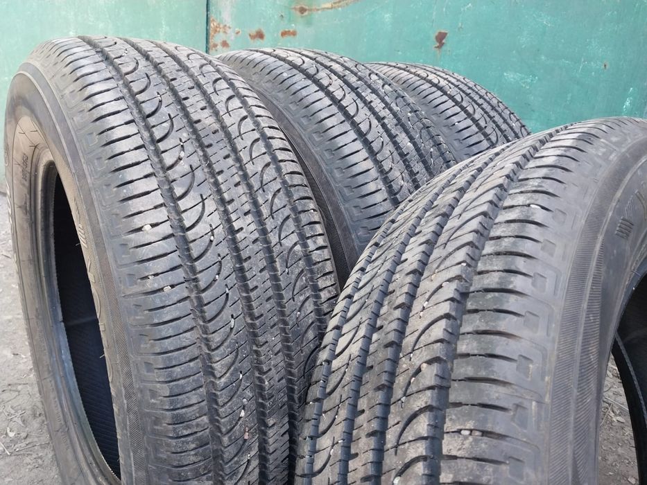 4 шины Yokohama 215 65 R16. Пробег два месяца.