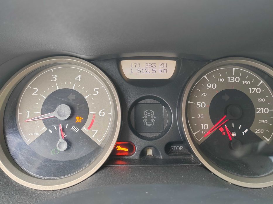 Se vinde Renault Megane II Sedan 1.6 16V benzina   2007 - 113CP