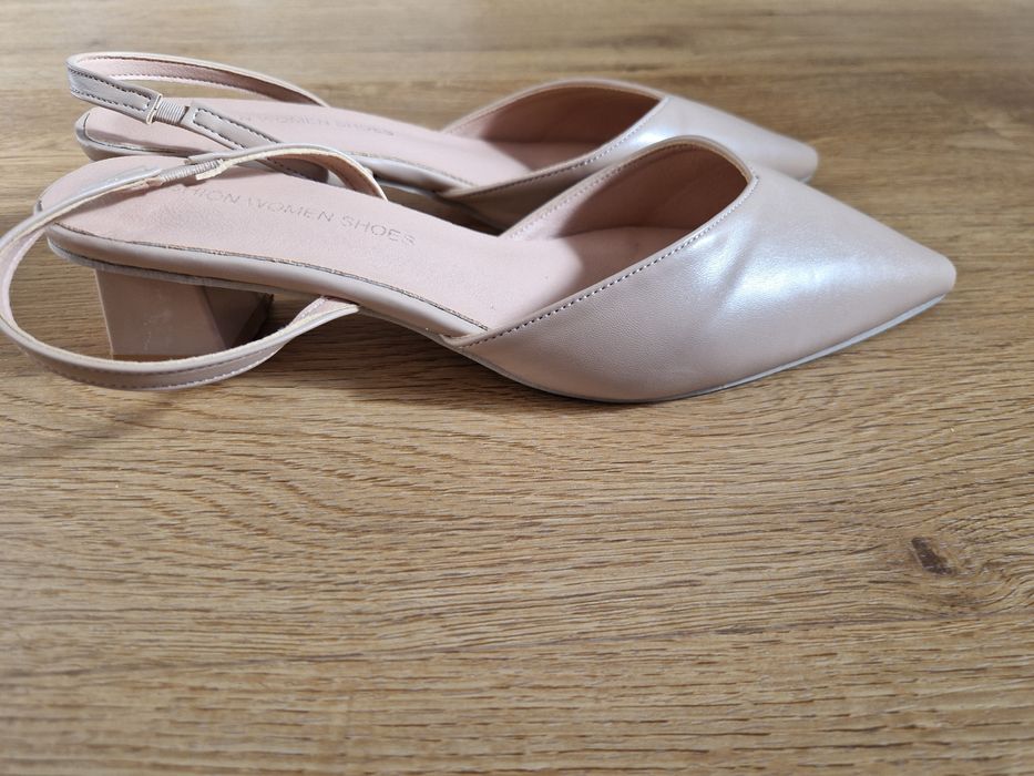 Pantofi noi stiletto 39