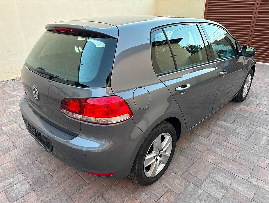 VW GOLF 6 1.6 MPI 102 Cai Simplu/Aspirat E5 Import Germania TUV nou 05/2028 si istoric service - 2x Climatronic Incalzire scaune Senzori parcare F/S