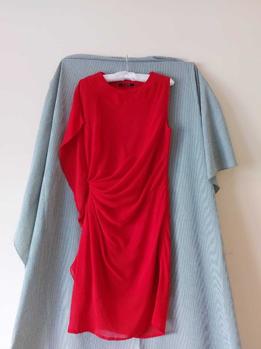 Rochie asimetrica rosu marime 44