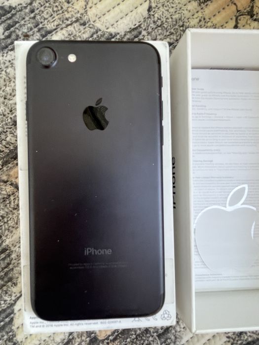 Продается iPhone 7 без ремонта