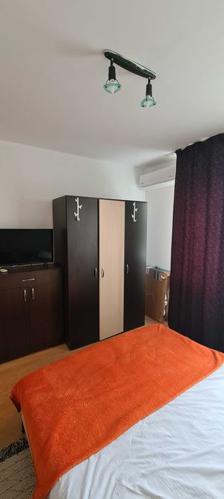 Vand Camera camin cu hol,baie si bc.proprie