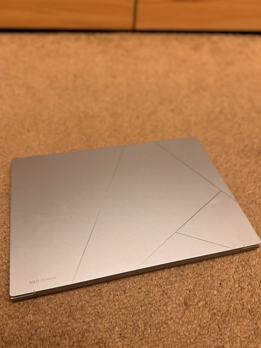 ASUS ZenBook intel core ultra 5