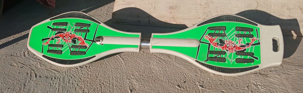 Двух колёсный скейтборт