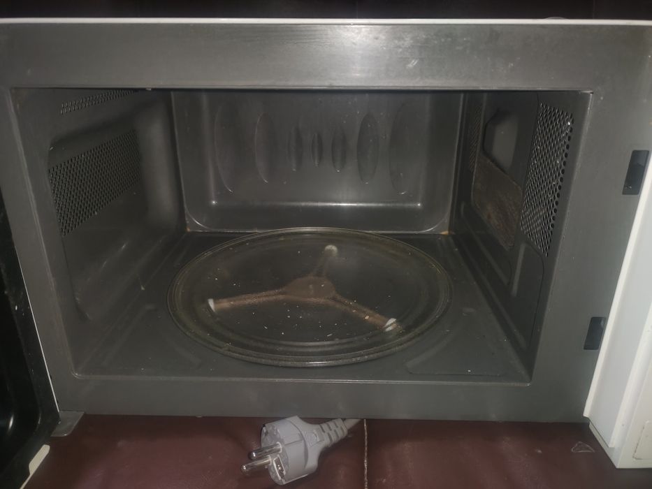 Микроволновка продаю