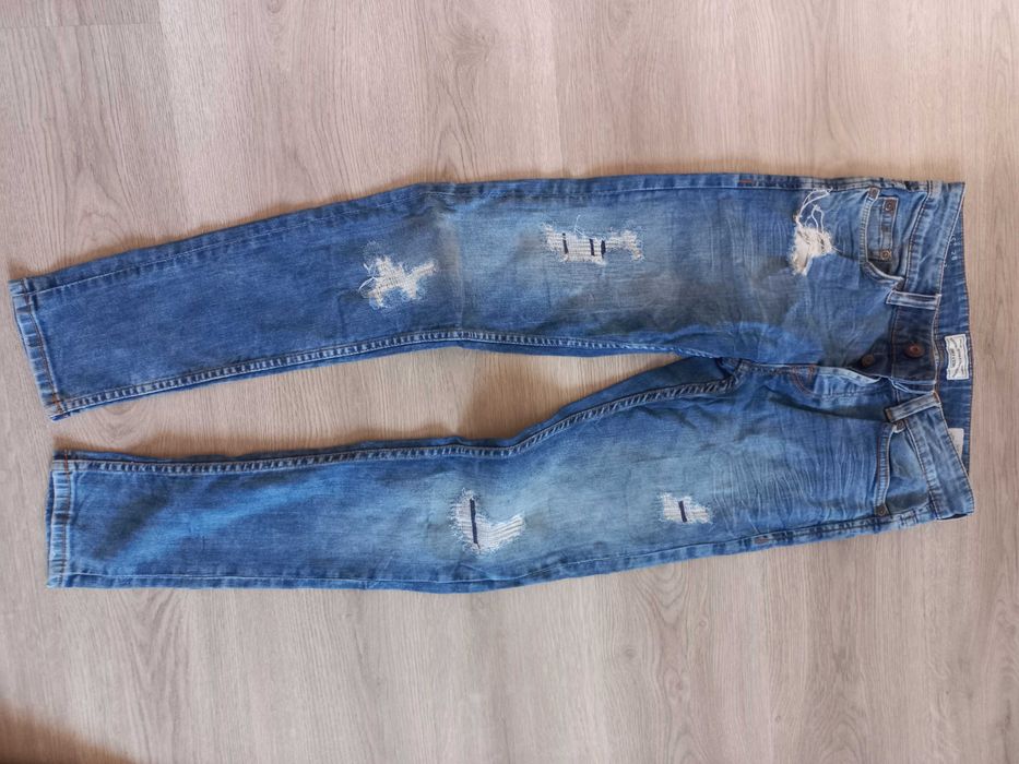 Продавам дамски дънки