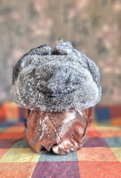 Шапка ушанка продаётся новая