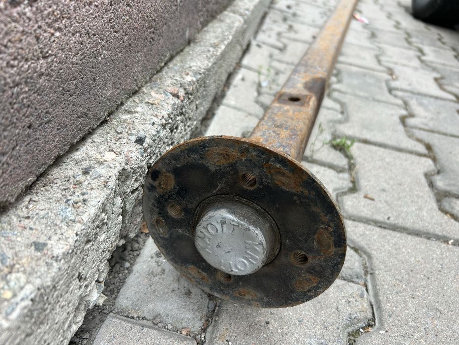 Ось на легковой прицеп