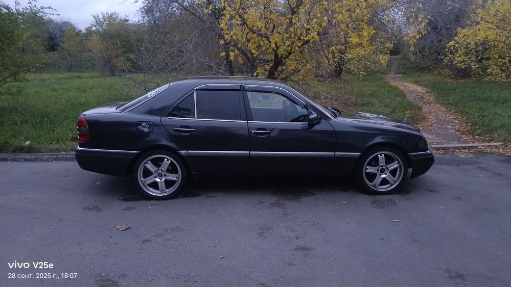 Продам комплект зимних шин с дисками