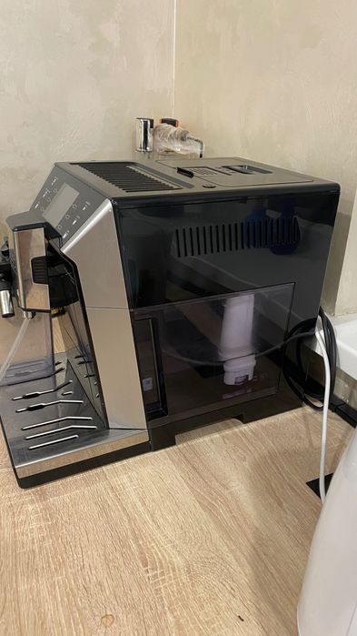 Кофе машинка Delonghi