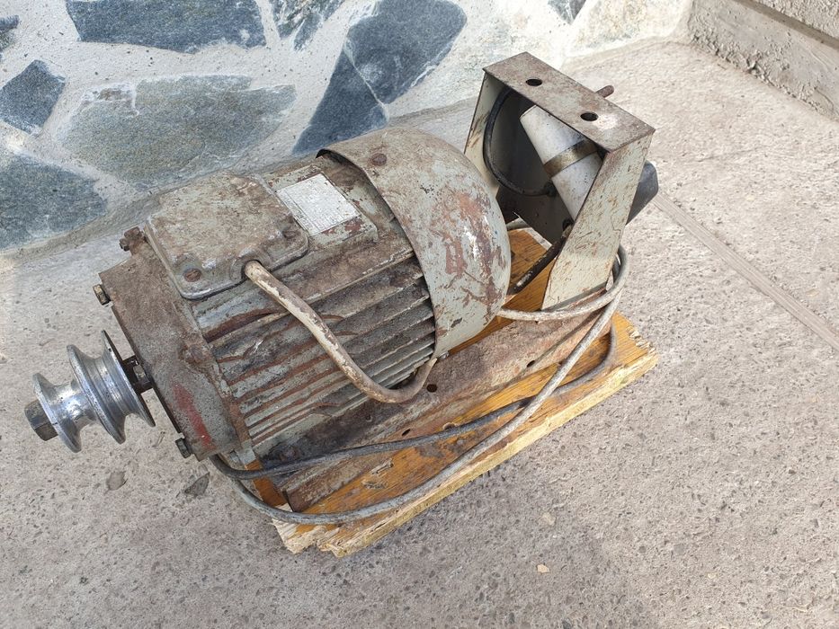 Motor electric monofazat