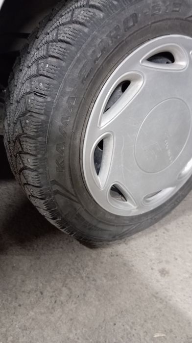 Продам диски в месте шынами