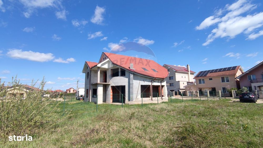 Vilă P+E, 378 mp, la roșu, Sânmartin, arhitectură unică, teren 726 mp