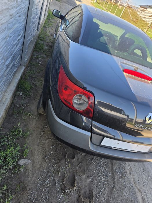 Dezmembrez Renault Megane 2 cabrio 1.9 dci