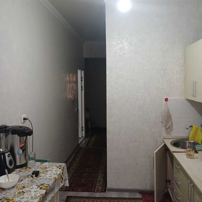 Олмазор коракамишда 2 хона сотилади 1 этаж