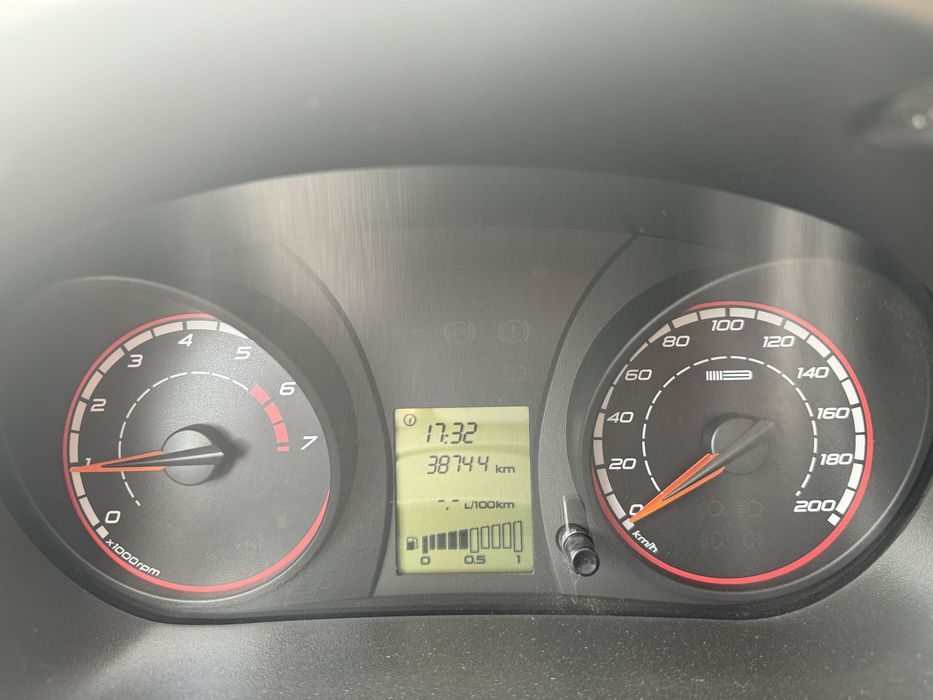 Лада Калина Кросс.