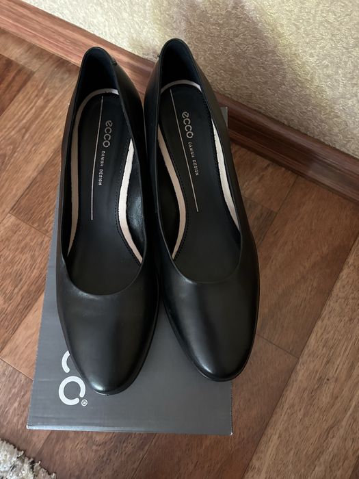 Новые туфли ECCO 39 размер