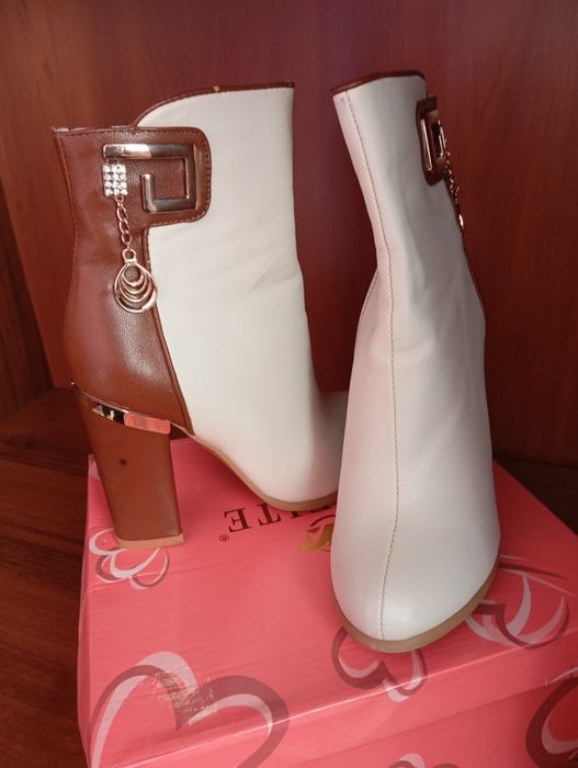 Полусапожки женские 100000сум.Почти новые размер 37.