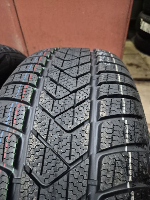 DOT: 3325 Pirelli Winter Sottozero 3 235/55/R18 XL 104H