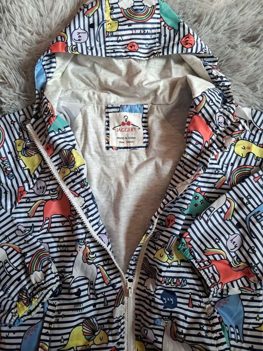 Лёгкая ветровка-дождевик на 8-9 лет