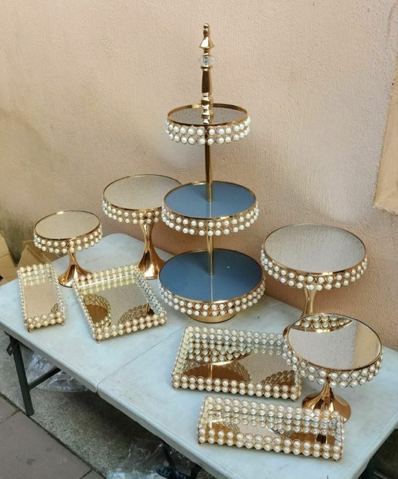 Set 8 platouri și un suport de tort 3 etaje acril și sticlă securizata