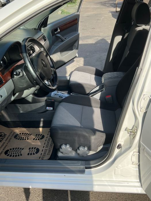 Продаю свою машину Шевроле ласетти