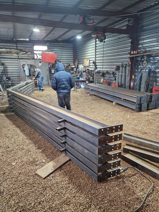 Vand structura metalica din stoc