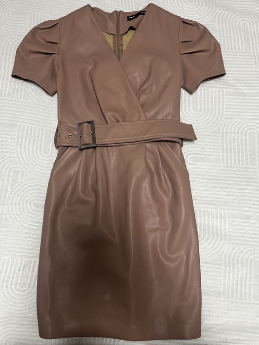 Vand rochie din piele roz