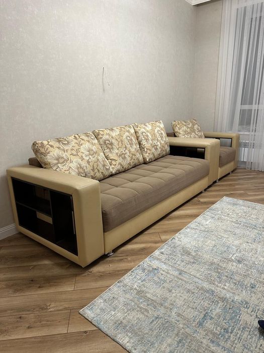 Продам диван с двумя креслами