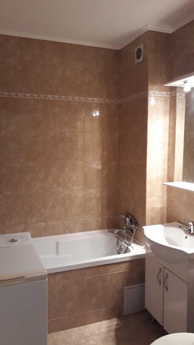 Inchiriez garsoniera str Aluminei