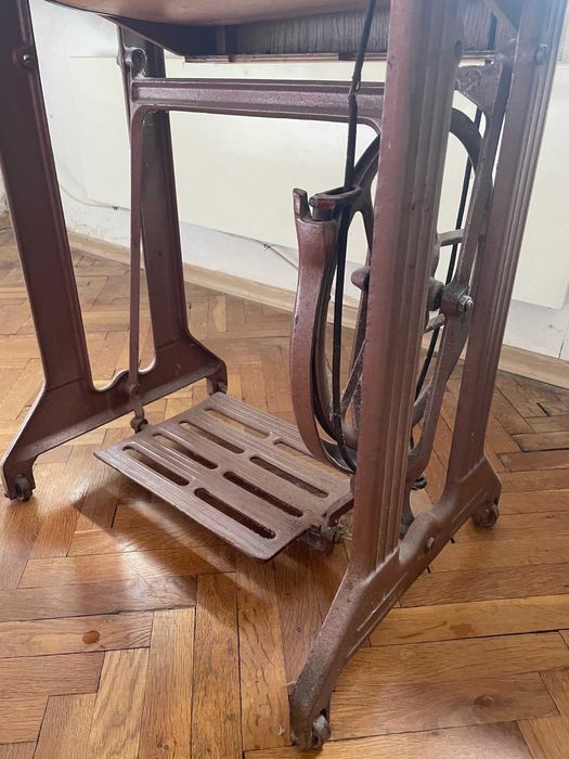 Крачна шевна машина