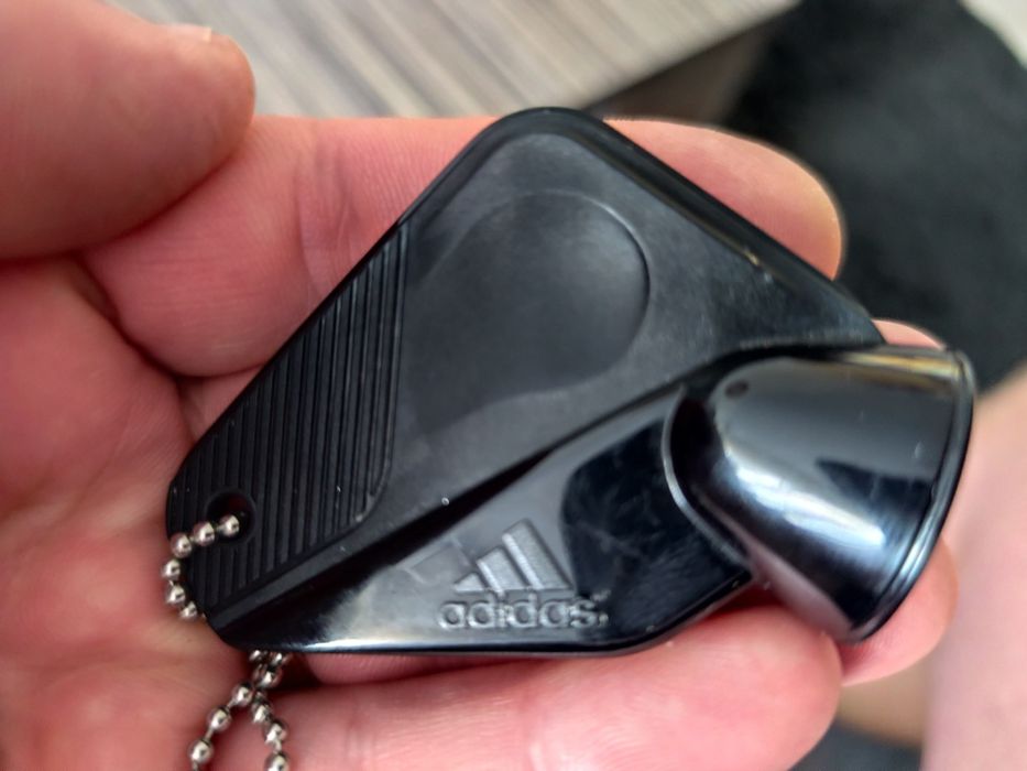 Cheița +crampoane pt iarba Adidas originale