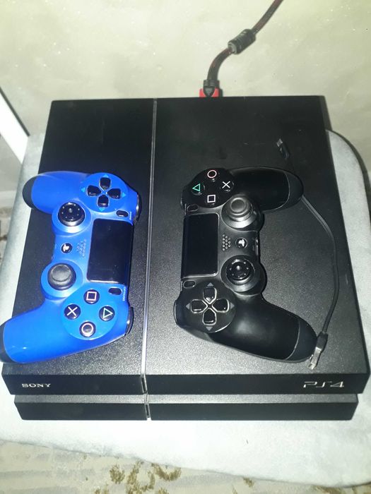 Плейстейшен 4 продается