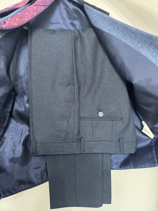 Костюм тройка с галстуком