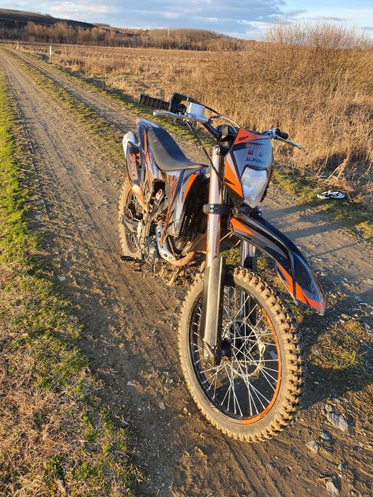 Se vinde alfarad T7 250 2018 ,cu 30.h !