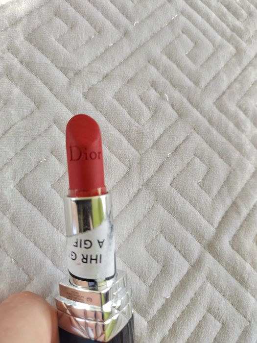 Червило на Dior червено