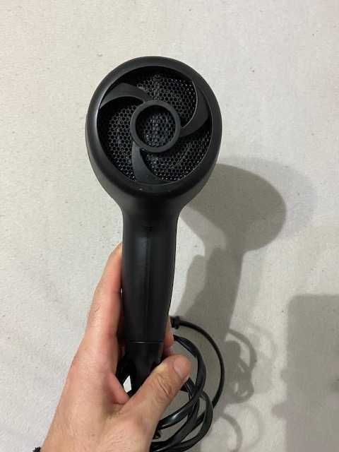 Uscător de păr Remington D3010 – ca nou