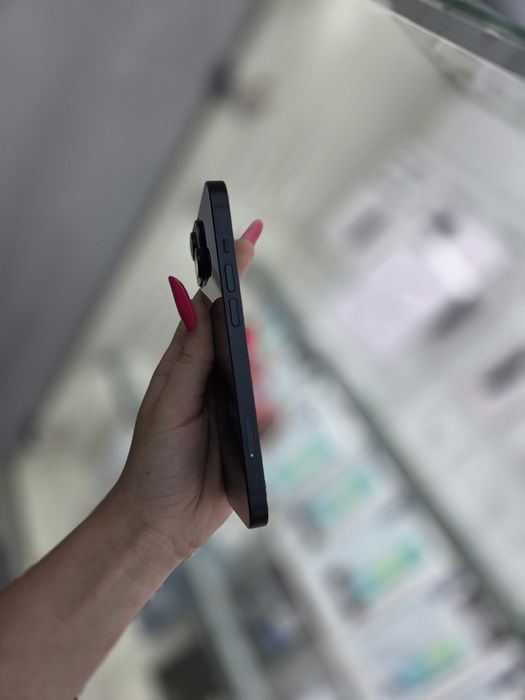 Humor GSM oferă spre vânzare / iPhone 14 / 256 GB / Midnight / Baterie 100% / Garanție 12 luni / Rate