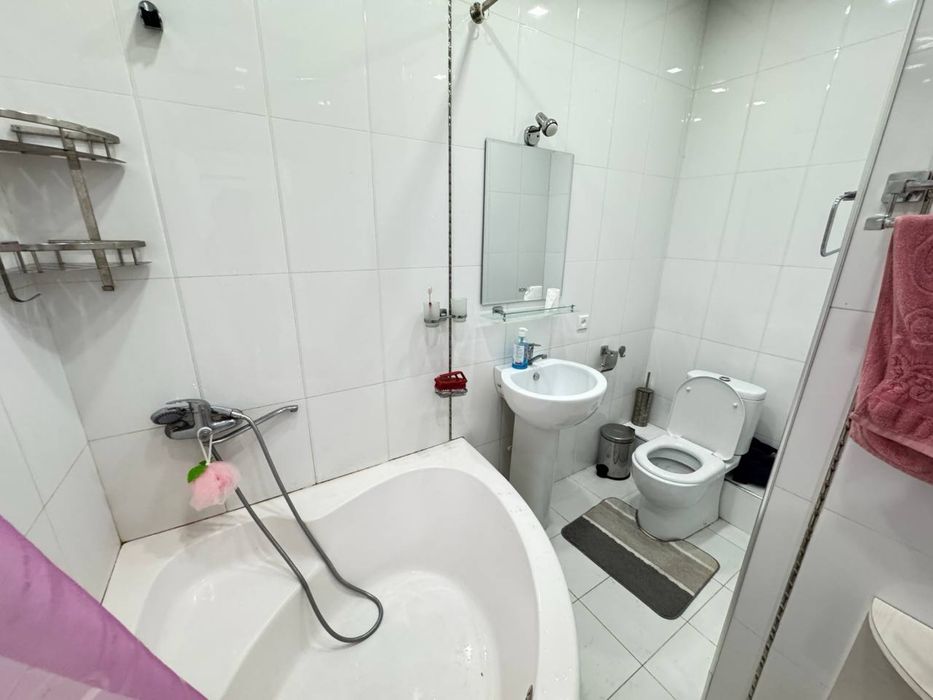 Сдается 2х комнатная квартира на Ц-1