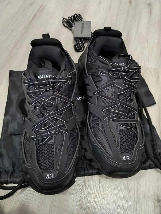 Balenciaga track black 43