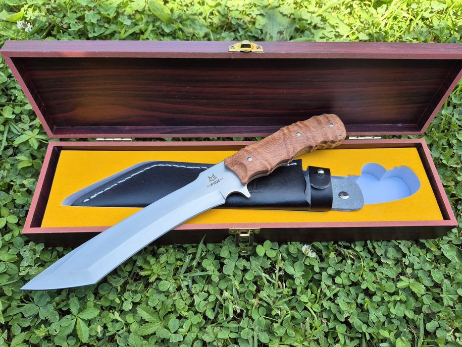 Голям ловен нож FOX в дървена подаръчна кутия