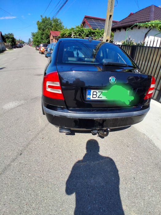 Vând Skoda 1.9 ...