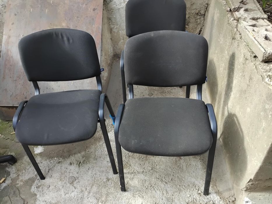 Частично обзавеждане на офис