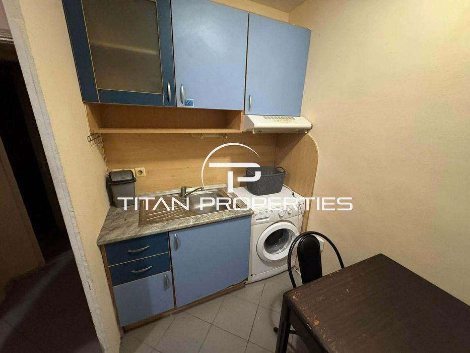 Дава се под наем Двустаен апартамент в Варна, Център - 43 кв.м за 281 € - Снимка #2