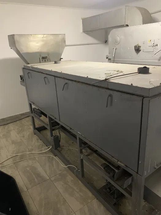 Se vinde urgent!!! Linie ambalat seminte