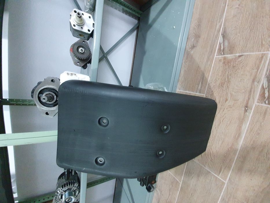 Aripa jcb 4cx spate față