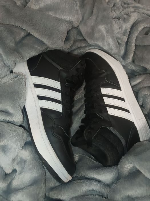 Adidași negri cu alb, mărimea 36