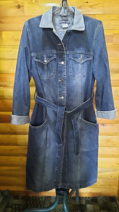 Джинсовка длинная. Размер 46--48.